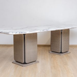 ZUMA Dining Table